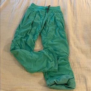 Ivivva live to move fully lined pant size 10.
